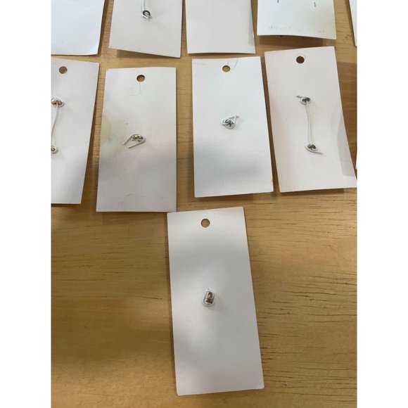 Vintage Miscellaneous Buttons for Jewelry/Clothing (19 New in Packaging) - Picture 9 of 9